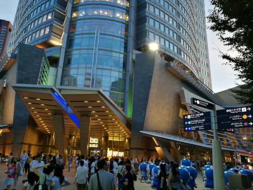 Roppongi Hillsin keskusaukio