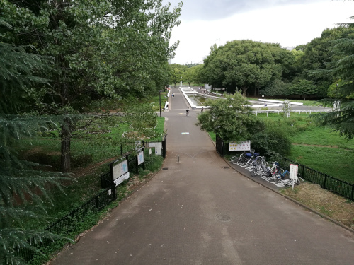 Yoyogi-puiston sisäänkäyntiväylää