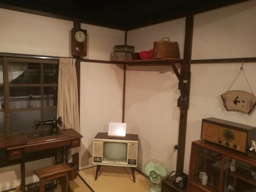 Paikallista elintapaa puolen vuosisadan takaa Shitamachi-museossa