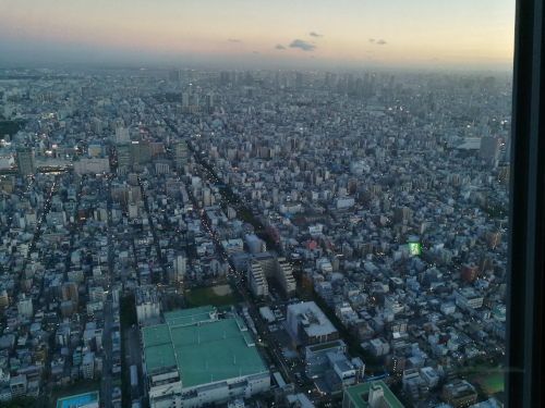 Tokio Skytreestä kuvattuna klo 18.28