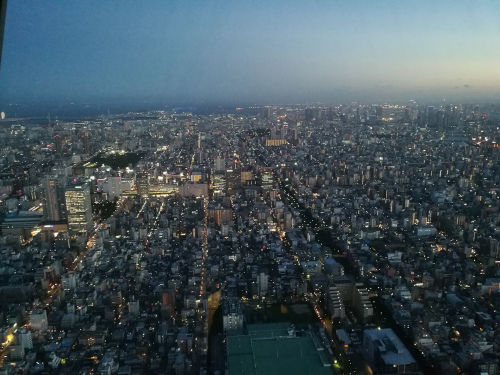 Tokio Skytreestä kuvattuna klo 18.38